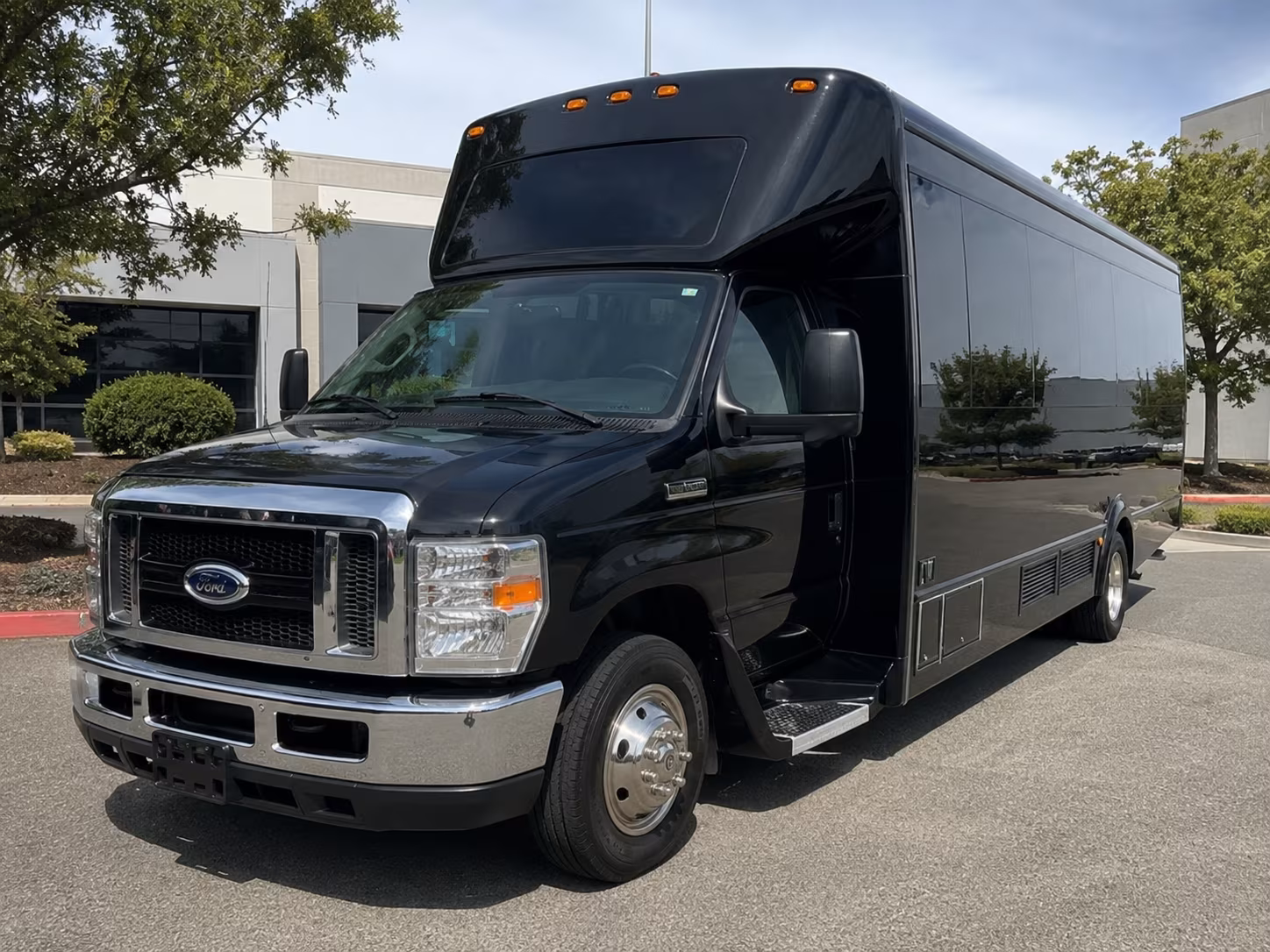 overland park party bus